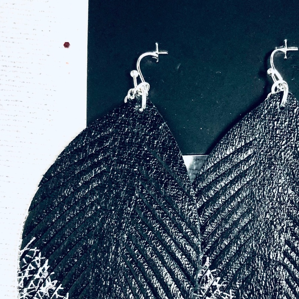 Torrid black and silver leaf earrings - Picture 5 of 5